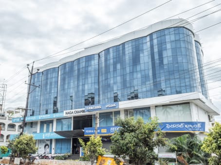 建筑位于VisakhapatnamWaltair Main Road D, No.12-1-16, Plot No.49, 3rd Floor, Survey No 1051, Opposite HDFC Bank 1