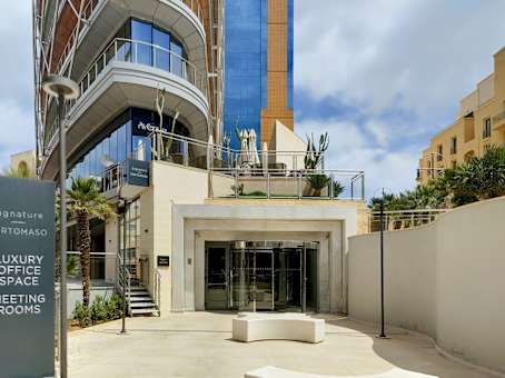 建筑位于St. Julian'sPortomaso Business Centre, Portomaso 1