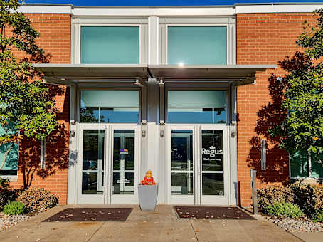 Building at Pennwood Commons, 50 Pennwood Place in Warrendale 1