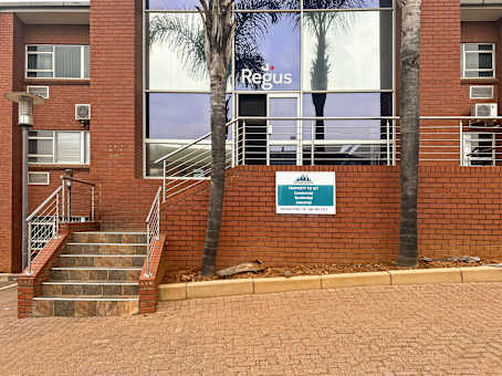 建筑位于WitbankC/O Frans and Susanna Street, Ground Floor, Secure Office Park 1