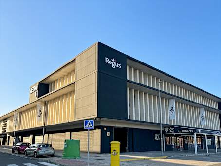 建筑位于CamasCalle Almutamid 6, Edificio Vega 1 1