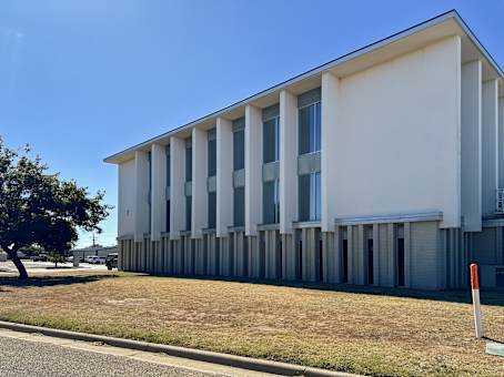 建筑位于Lubbock7 Briercroft Office Park, Suite 300 1
