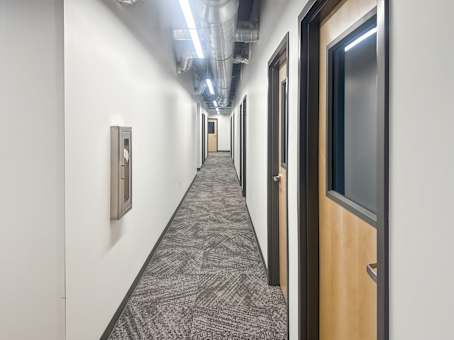 建筑位于Draper13867 S Bangerter Pky, Suite 202 1