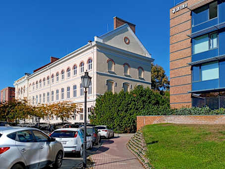 建筑位于DebrecenVágóhíd u. 2 1