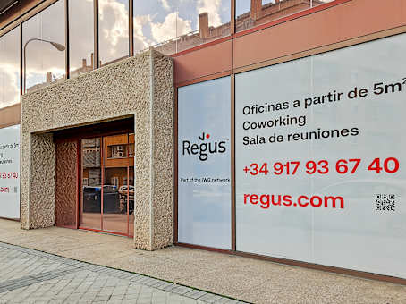 建筑位于MadridC. de Juan Ignacio Luca de Tena, 1, San Blas-Canillejas 1