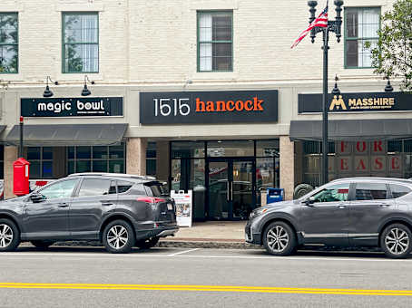 建筑位于Quincy1515 Hancock Street, Suite 203 1