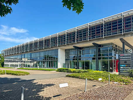 建筑位于SchwetzingenCarl-Benz-Str. 9-11 1