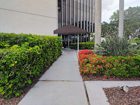 Building at 3003 Tamiami Trl N, 3rd floor in Naples 1