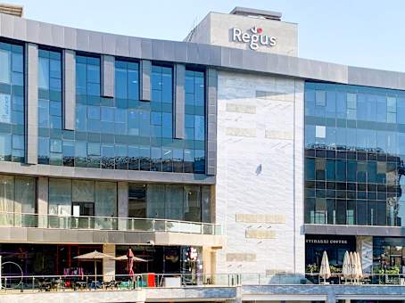建筑位于New CairoGamal Abdel Nasser Street, Arabela Plaza 1