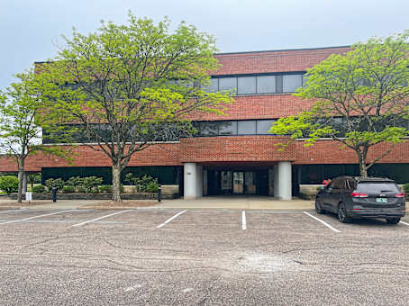 建筑位于Williston300 Interstate Corporate Ctr 1