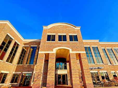 Building at 50 Catoctin Cir NE, 101 in Leesburg 1