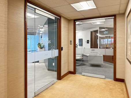 建筑位于Surrey5455 unit 208 152nd Street, Unit 208 1