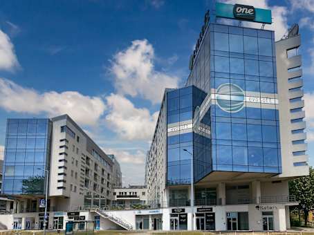 建筑位于MiskolcArany János tér 1. 1