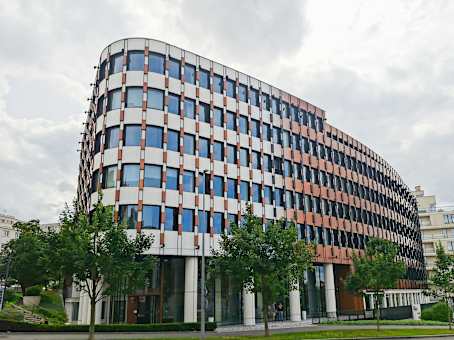 建筑位于PragueLomnickeho 1742/2a, Nusle 1