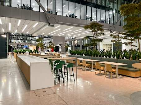 建筑位于FrankfurtAm Flughafen 12, 5 Etage 1