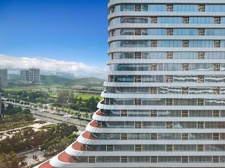 建筑位于武汉高新大道 668 号, 12F，光谷金融中心 1