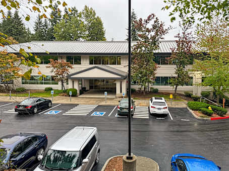 建筑位于贝尔维尤12822 SE 32nd, 2nd Floor 1