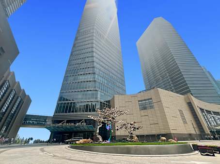 建筑位于青岛市香港西路48号16楼, 山东省, 市南区 1